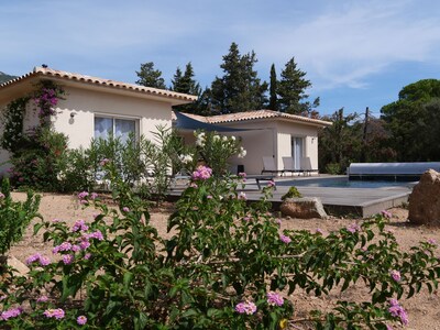 Beautiful recent villa 15 minutes from the beaches