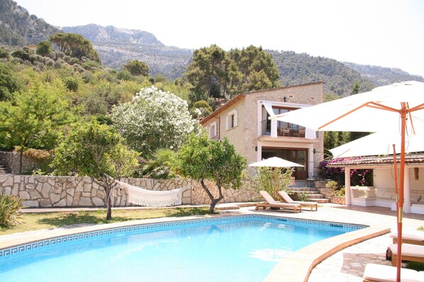 main villa & pool