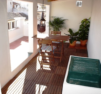 A Romantic Getaway, traditionally restored in the Heart of Ronda!