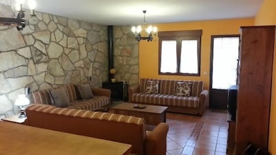 Self catering Arroyocantarranas for 13 people