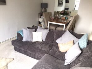 Living room with Dinning table Seats 4