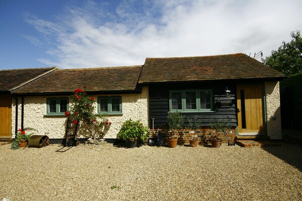 Front of The Gardener's Cottage