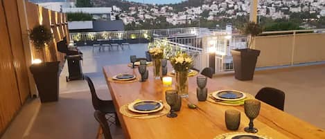 Outdoor dining