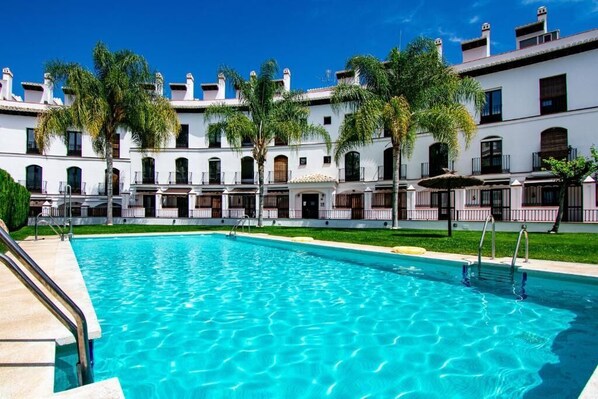well-kept private communal pool 