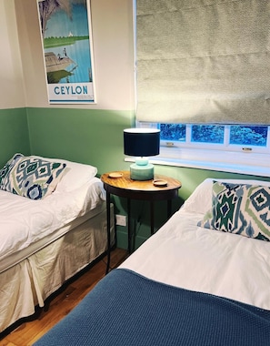 twin room bed side