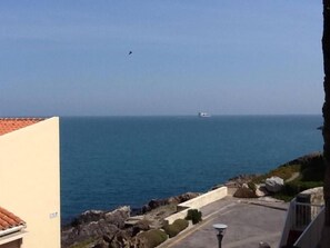 Vista para praia/oceano