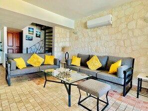 Lounge area 