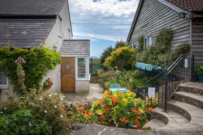 Spacious self contained holiday cottage accommodation near the Jurassic Coast