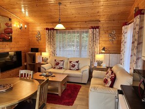 Holly Lodge, Cedar Springs
2 Bedroom 2 Bathroom Log Cabin
Heacham, Norfolk