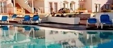 Casa Clara beside heated pool with free access