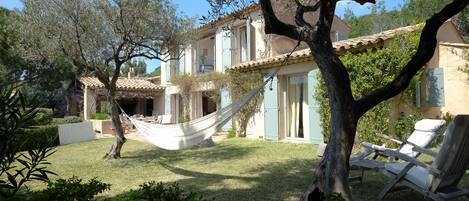 Maison vue de la terrasse