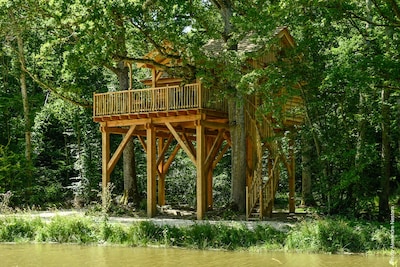 CABANE DE LUXE AVEC SPA DANS LES ARBRES