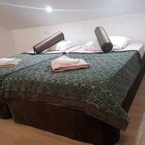 Room 2 with AC