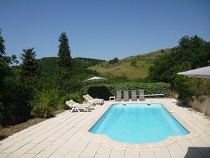 Pool - 12 chairs, 2 parasols. 11m x 5m