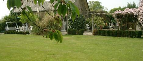 front lawn view