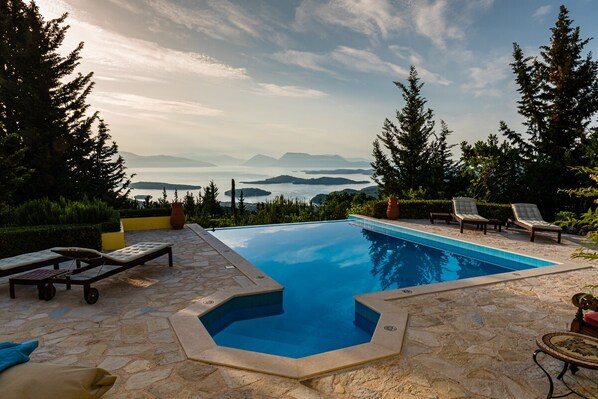 Is there a finer view in the entire Mediterranean?