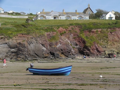 Stunning views from one of the best located cottages in Devon