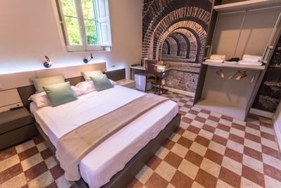 Villa Labruto - Earth room with private garden, courtyard and parking