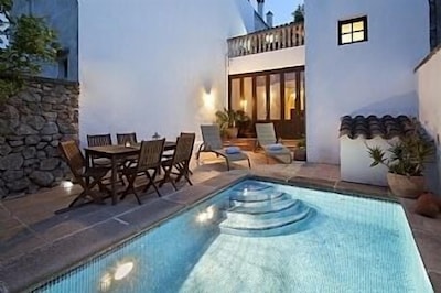 Casa de carácter con piscina, terraza y vistas