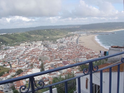 Nazaré - Haus mit Panoramablick auf den Strand - 2 Stockwerke - 2 bis 6 Personen