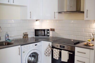 Newly refurbished, Greater London. Morland House Apartment 1