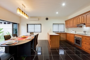 Kitchen Dining area