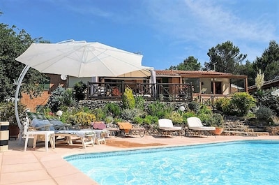 Chambre d'hôtes de charme"Cezanne"/vaste piscine chauffée, jeux parc 6200m²