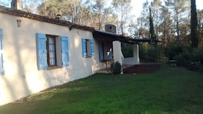 Side view of single story villa 