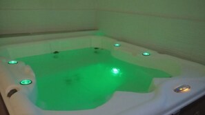 Bain à remous intérieur