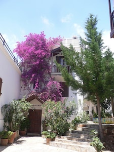 Kalkan, Türkiye'de Emir At Çarpıcı Penthouse Daire