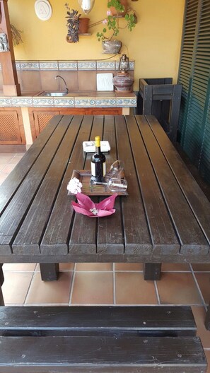 Outdoor dining