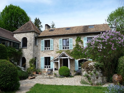 Charming country house 1 hour from Paris center