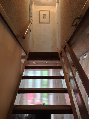 stair to the bedroom 