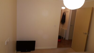 1 BEDROOM AVAILABLE IN A 2 BED FLAT