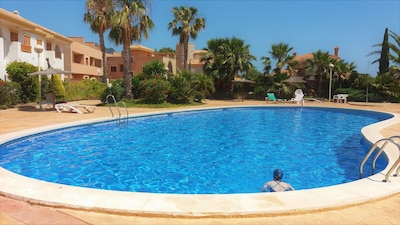 Ground Floor Apartment, Pool, Walk to Beach, Great Cycling, Walking, Easy Access