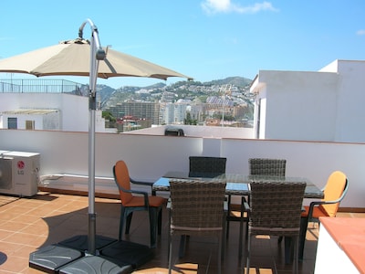 Spacious 4 bed house (Old Town), nr tapas bars and beaches. New Winter Discounts
