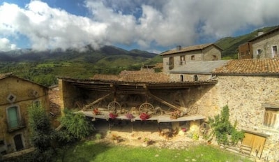 Apartamento rural con jardín, ideal para el relax, familias y hacer senderismo