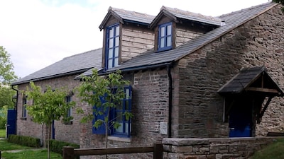 Hay barn cottage at New Mills Marina 