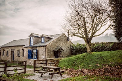 Hay barn cottage at New Mills Marina 