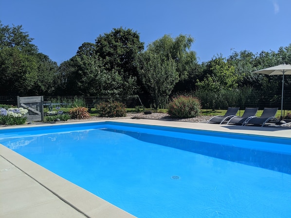 10m x 5m outdoor heated pool (shared), 28 degrees from May - September