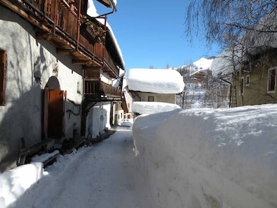Charming appartment located in a quiet ancient alpine House with character