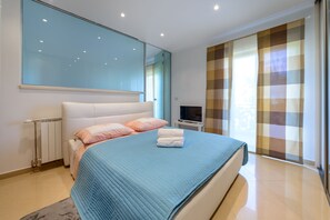 Master bedroom with double bed 
