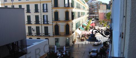 Vistas desde la terraza: Plaza de la Merced-Casa Natal Pablo Picasso