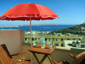 Alfresco by the sea!