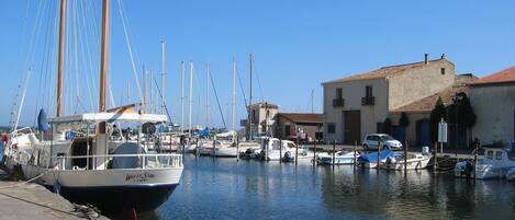 Marseillan port