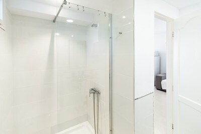  Apartment in Beach area "Luna Waikiki Beach"