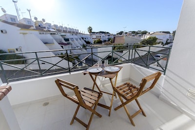 1 bedroom apartment with terrace and BBQ, 800m from the beach 