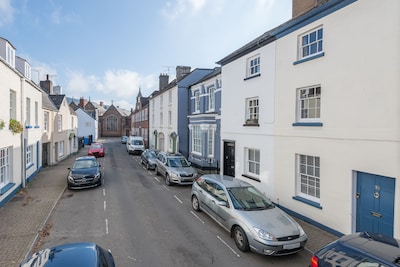 Georgian Townhouse in Monmouth, beautifully renovated, short walk to town centre