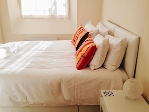 bedroom 2 with a king or twin beds.