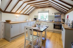 The Old Chapel - Kitchen and dining area